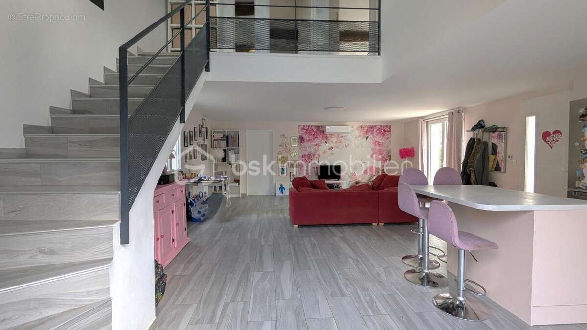 Maison à COMBAILLAUX