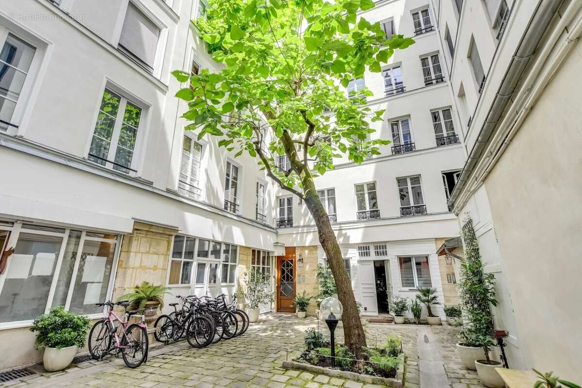 Appartement à PARIS-3E