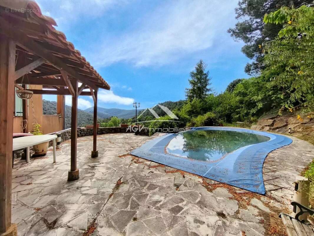 Maison à LES SALLES-DU-GARDON