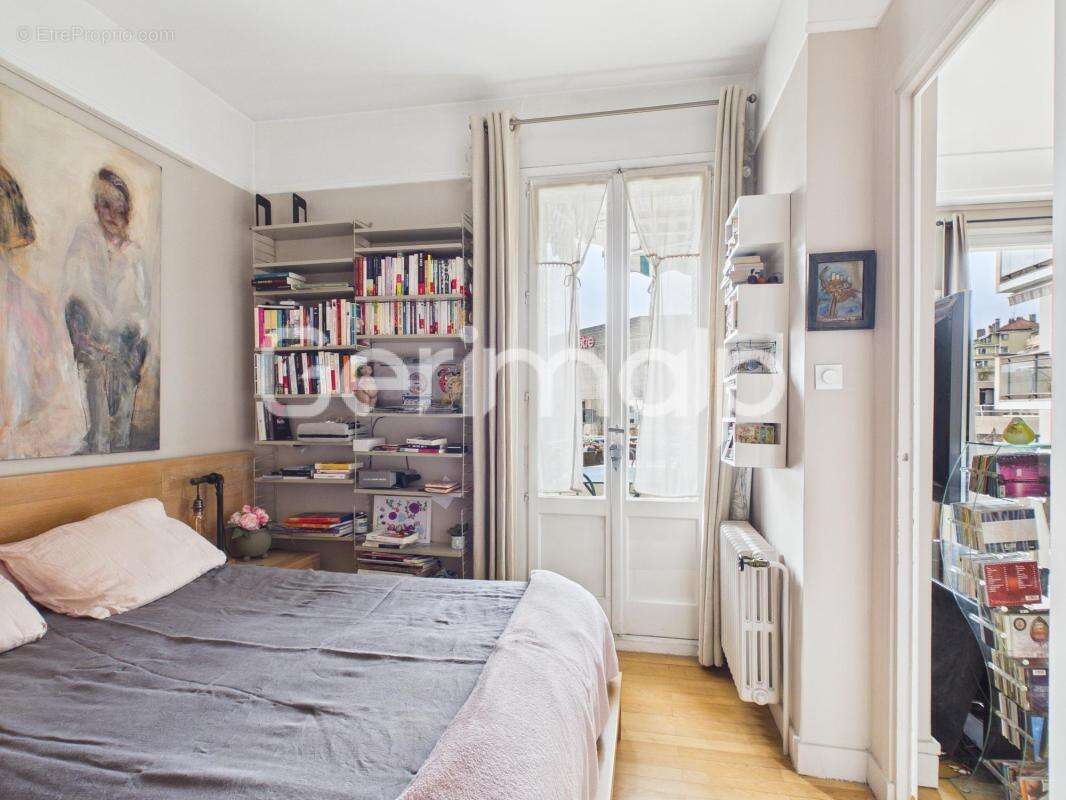 Vente - Appartement - 3 pièces + cuisine - 64 m² - 530 000 € - - photo 9