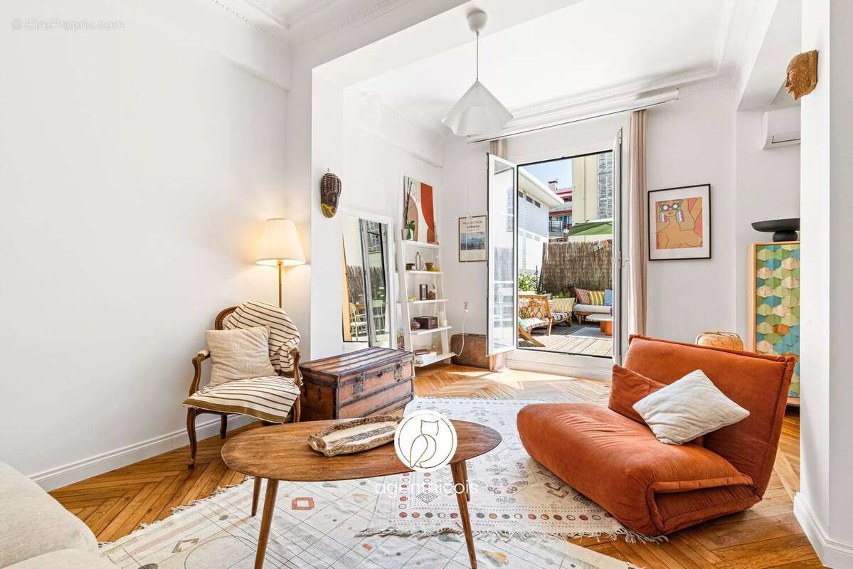 Nice // libération : 2 pièces / entièrement rénové / bourgeois / exceptionnelle terrasse - photo 16