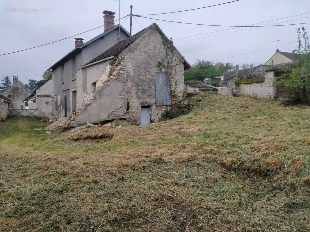 Maison à rénover   Fort potentiel au Malesherbois - photo 3