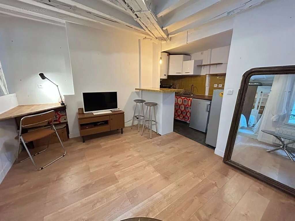 Appartement à PARIS-10E