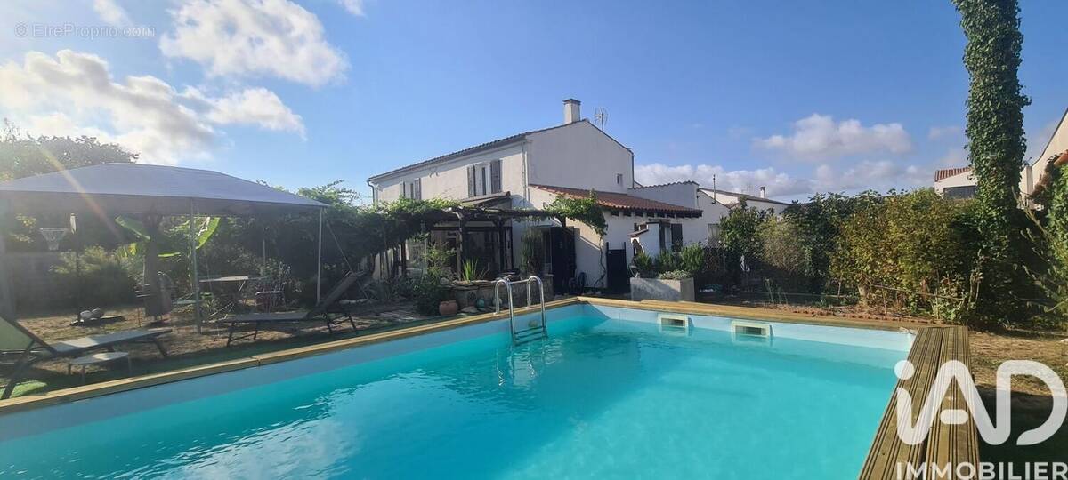 Photo 1 - Maison à CROIX-CHAPEAU