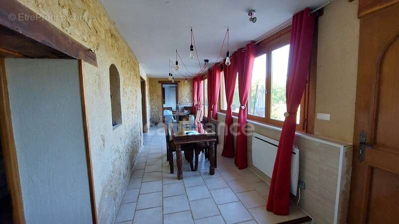 Maison à CARSAC-AILLAC