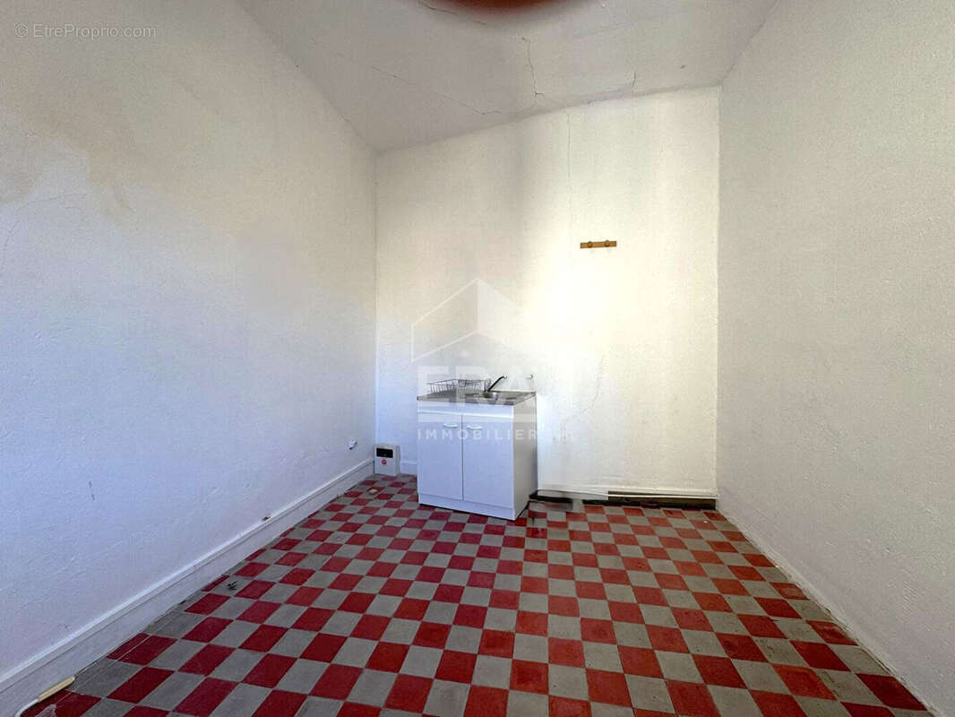 Autre à SALON-DE-PROVENCE