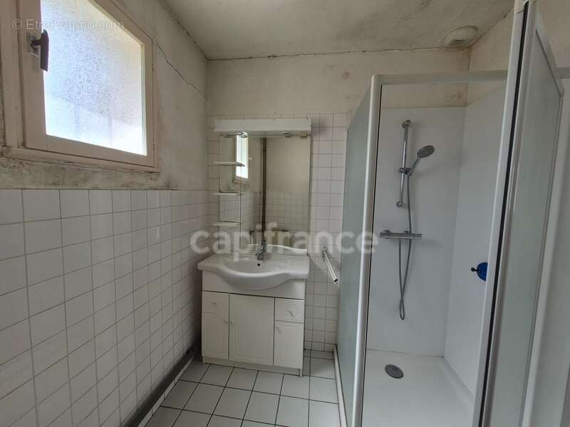 Maison Plain Pied - 4 chambres - 2 Garages - Jardin clos  SAINT JEAN DE LIVERSAY - photo 6