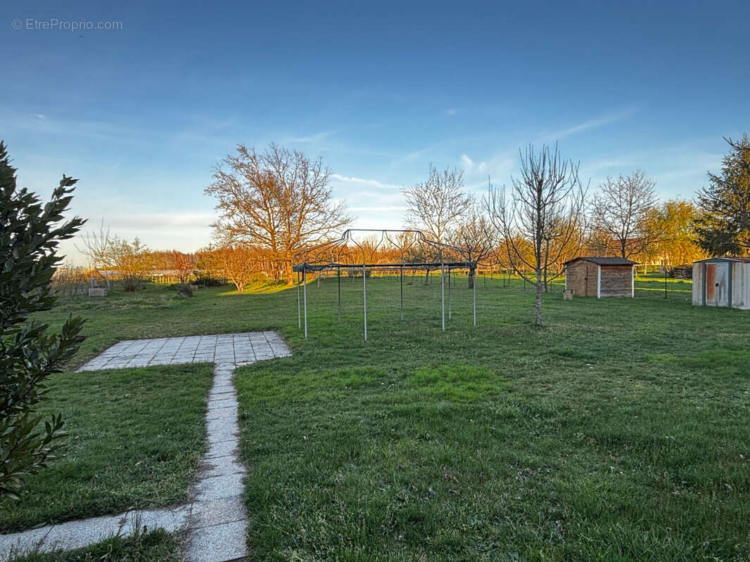 Maison à OUROUX-SUR-SAONE