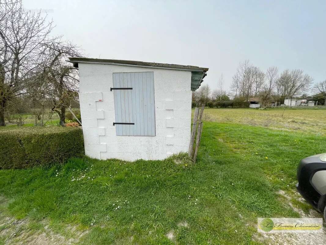 Maison à AIGRE