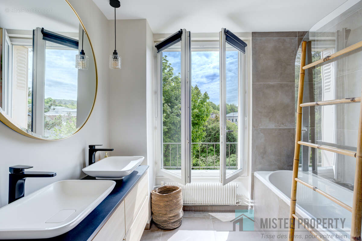 Appartement à RUEIL-MALMAISON