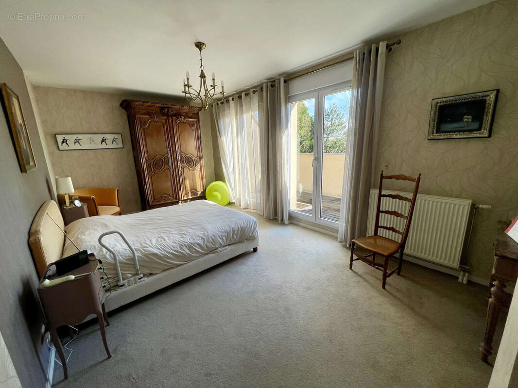 Maison à MONTFORT-L'AMAURY