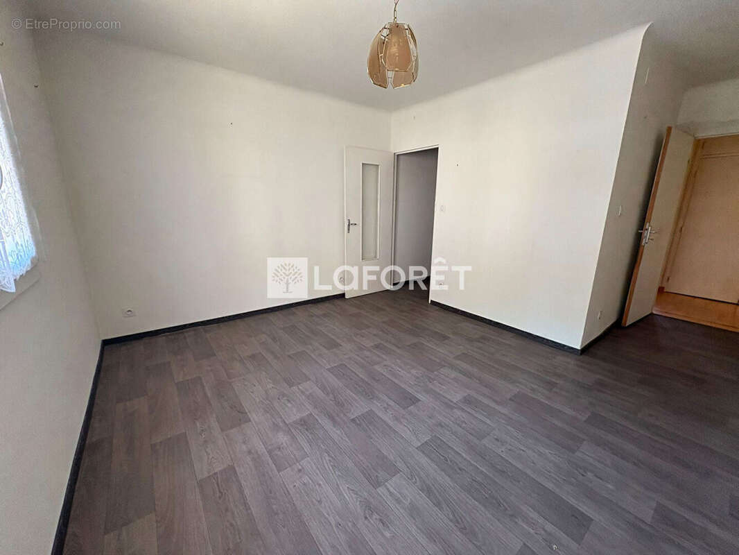 À vendre, appartement de 82 m² situé en rez-de-chaussée d'une copropriété calme et paisible à Amélie-les-Bains-Palalda. - photo 5