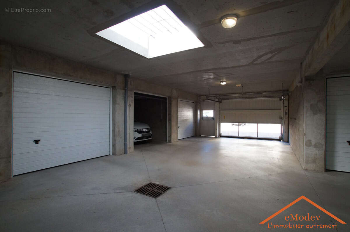 Garages - Appartement à EPINAL