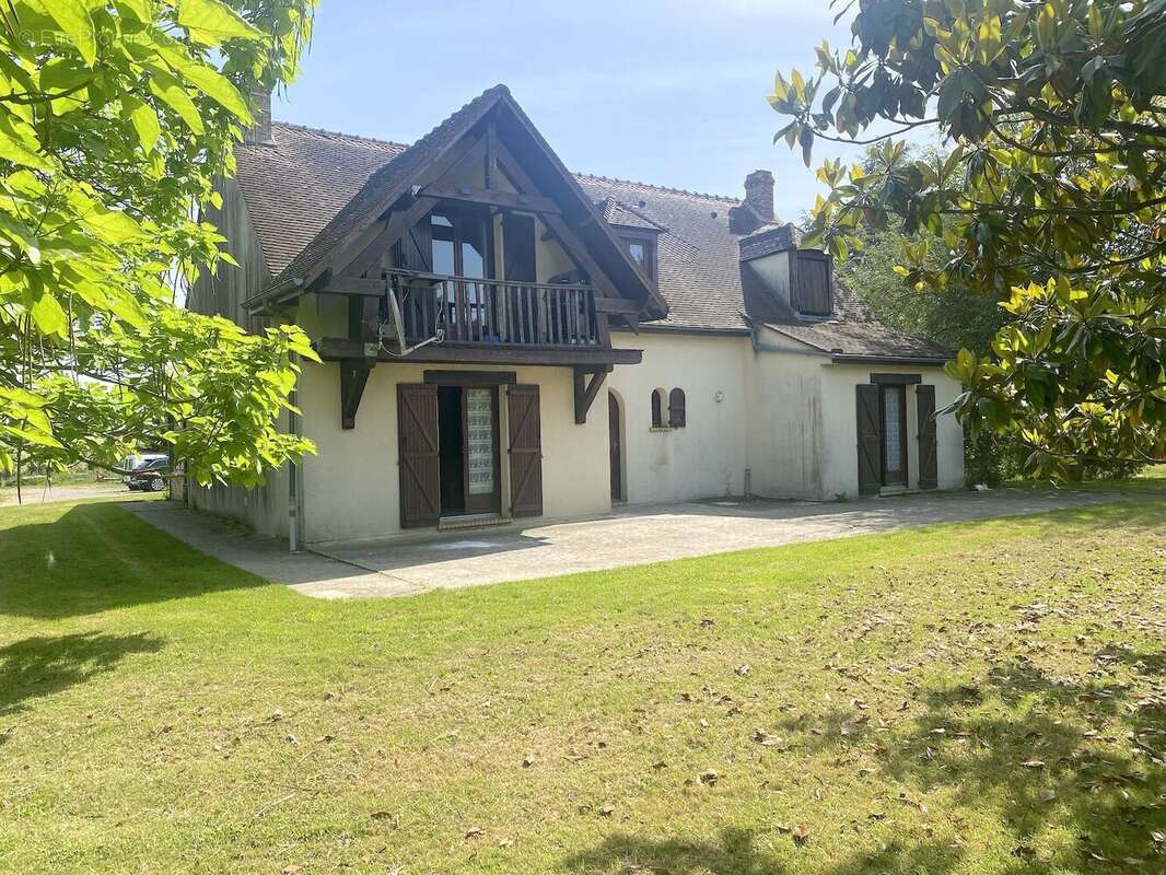 Façade - Maison à LUMIGNY-NESLES-ORMEAUX