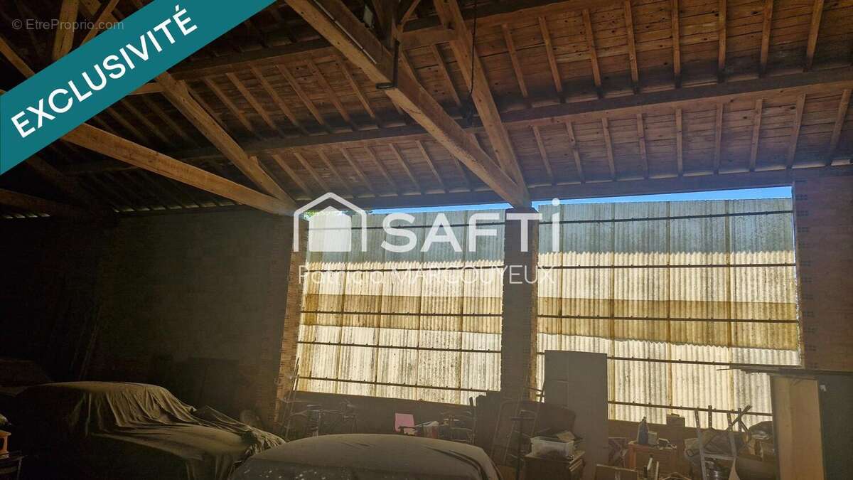 Photo 2 - Parking à LA LOUVIERE-LAURAGAIS