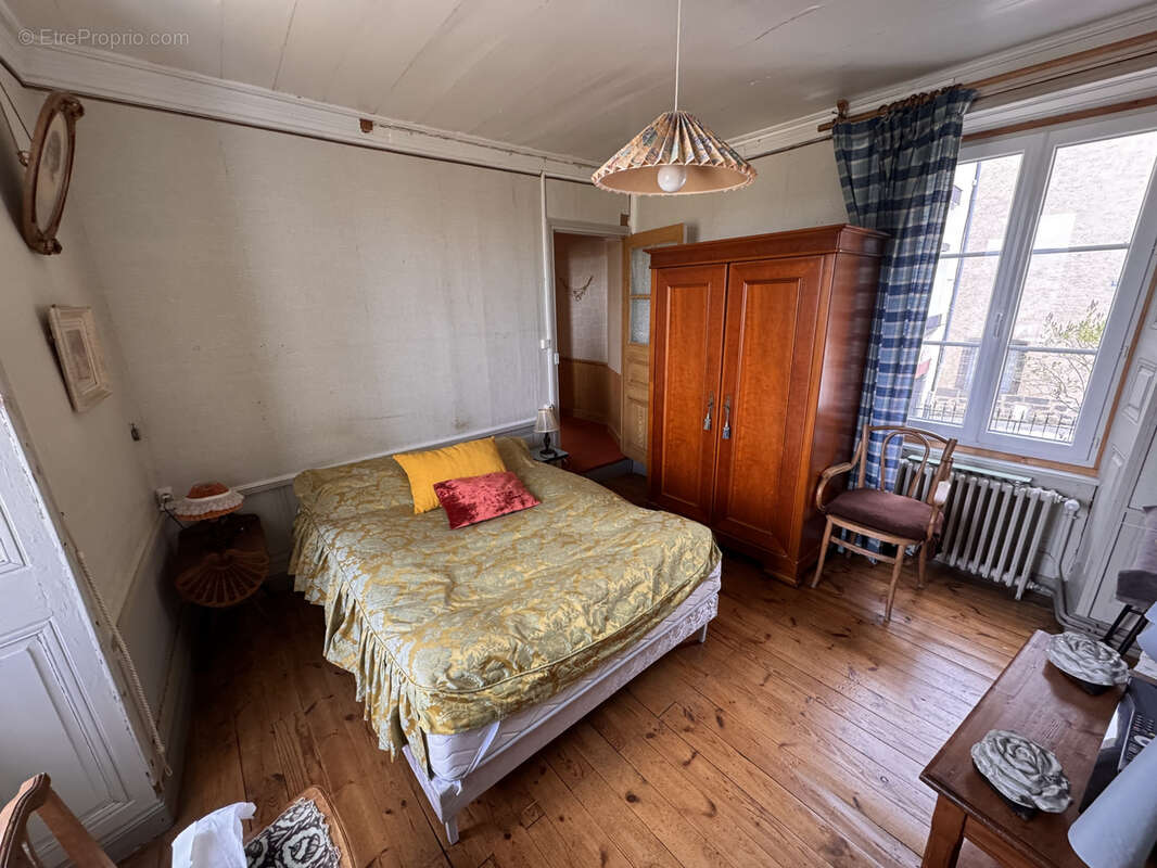 Maison à SAINT-FLOUR