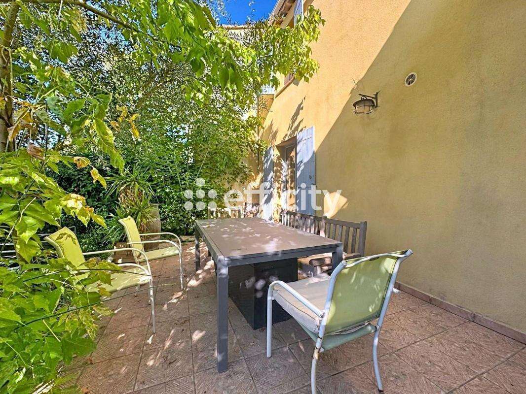 Maison 140 m² à Saint-Cannat  - photo 10