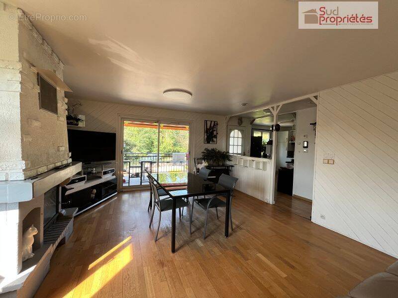 Maison 148 m² à Saint-Loup-Cammas  - photo 6