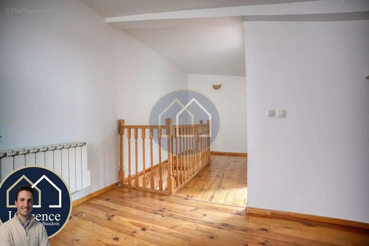 Appartement à MONDONVILLE-SAINT-JEAN