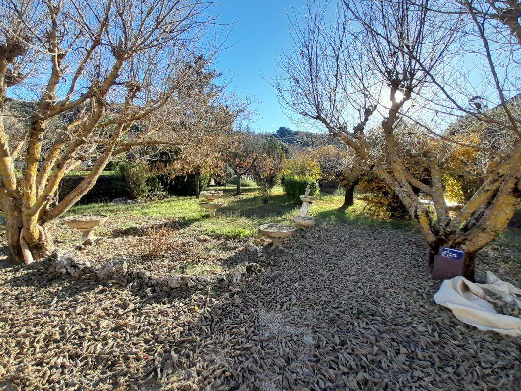 Terrain 664m² - photo 2