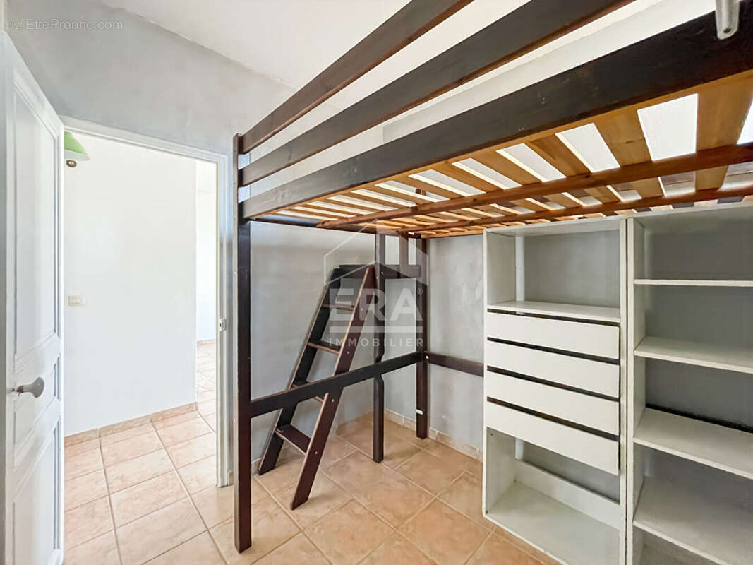 Appartement à MARSEILLE-5E