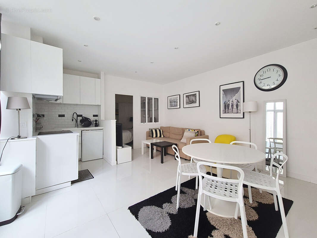 Appartement à PARIS-11E