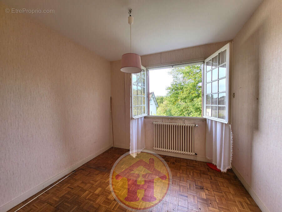 Maison à SAINT-JUNIEN