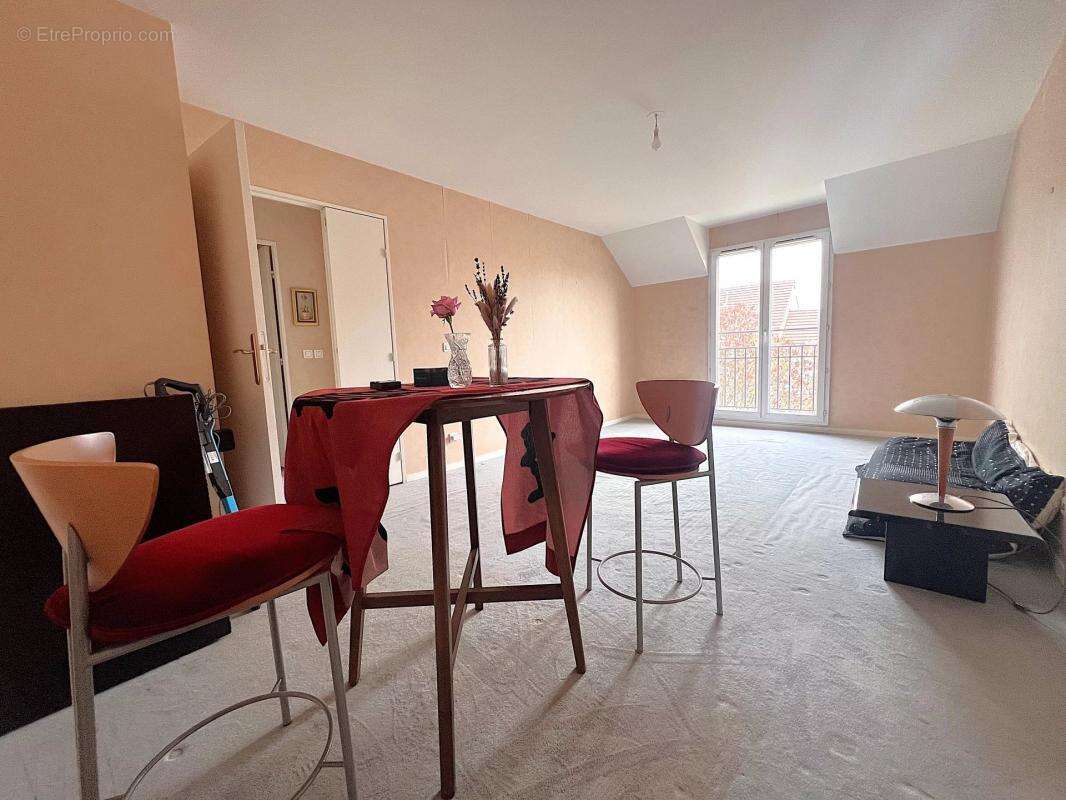 Appartement à VILLEPREUX