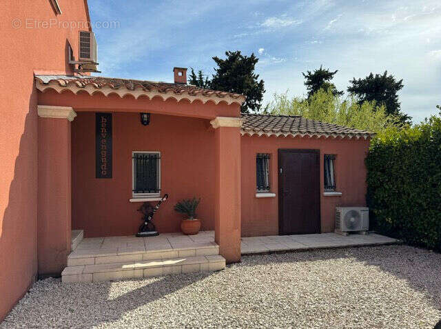 Maison à L&#039;ISLE-SUR-LA-SORGUE