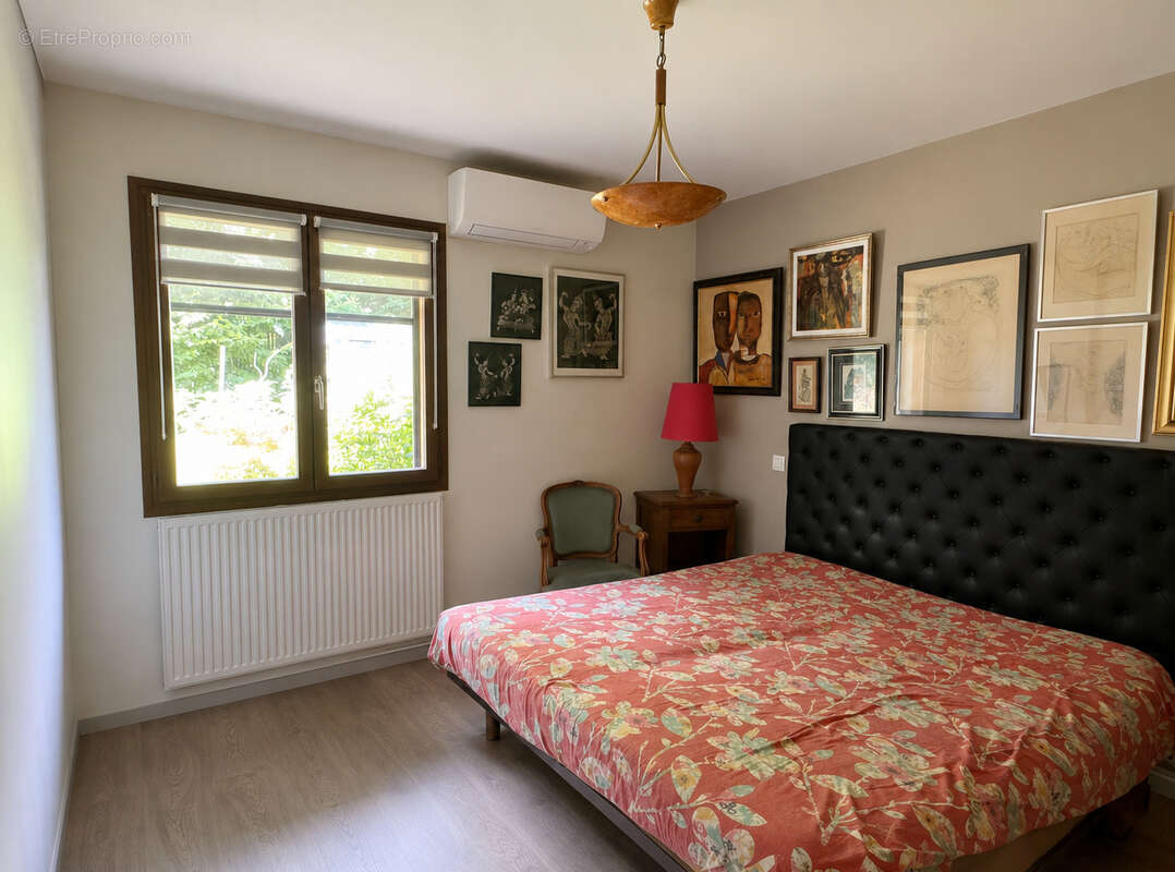 Maison à GREZIEU-LA-VARENNE