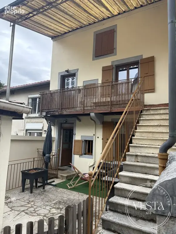 Appartement 200 m² à Moirans-En-Montagne  - photo 2