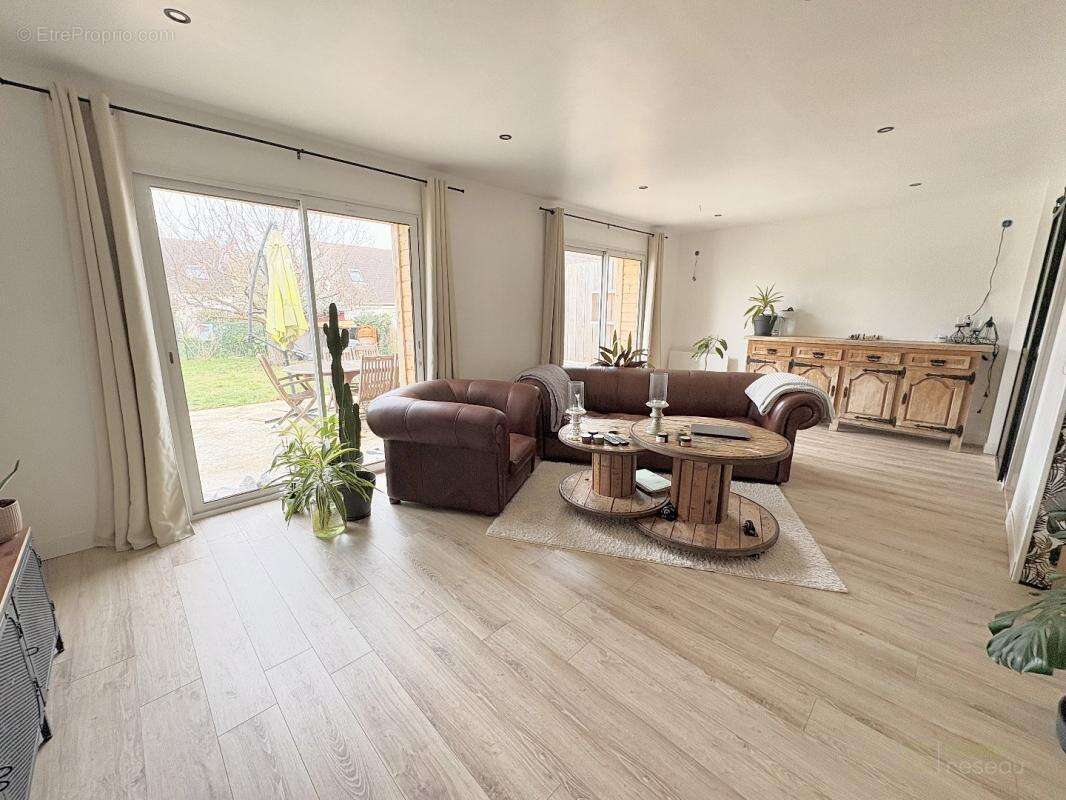 Maison à ROSNY-SUR-SEINE