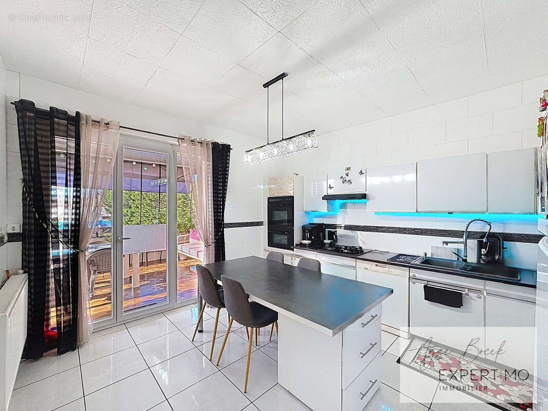 Maison à LE PEAGE-DE-ROUSSILLON