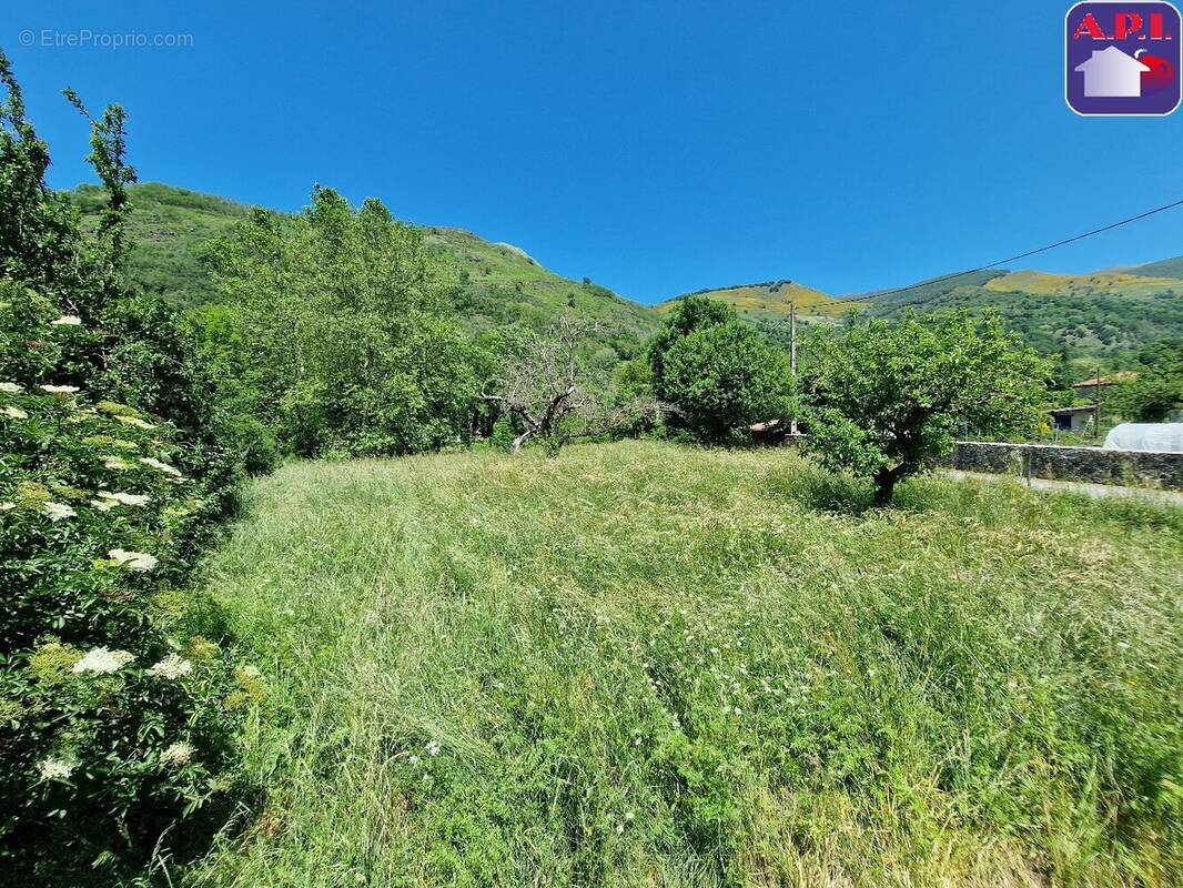 Terrain à ARNAVE