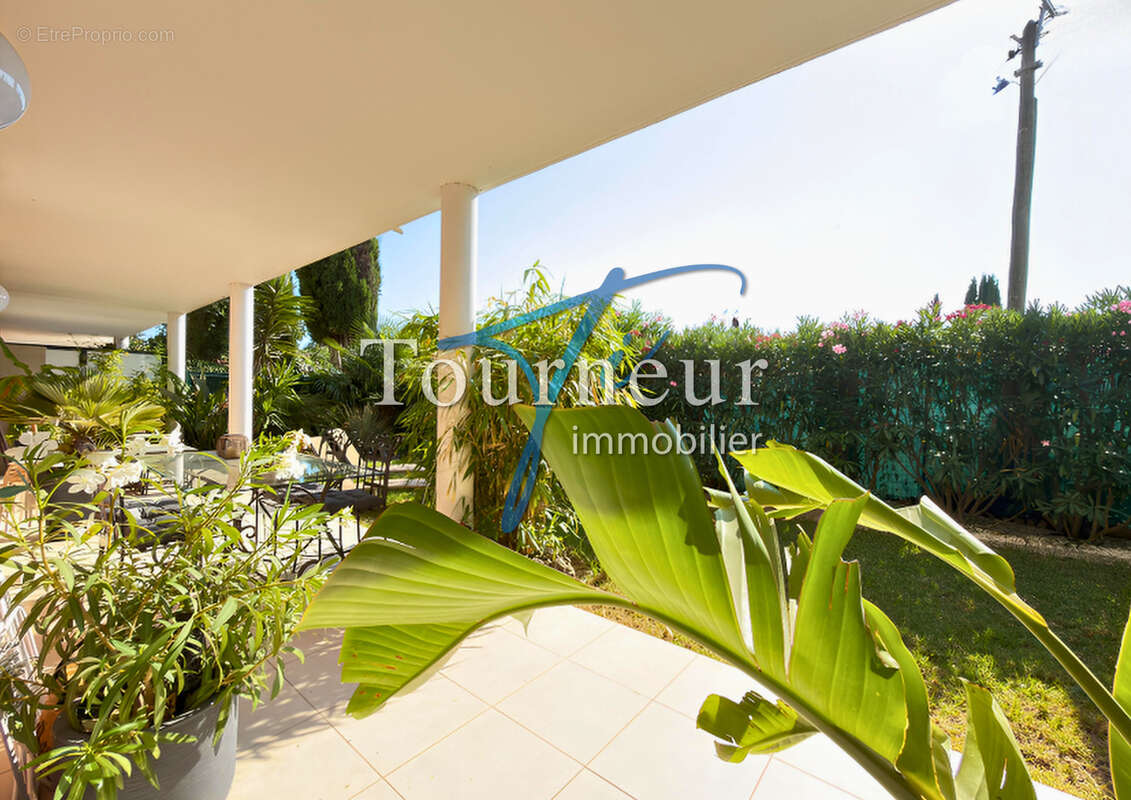 Appartement à SANARY-SUR-MER