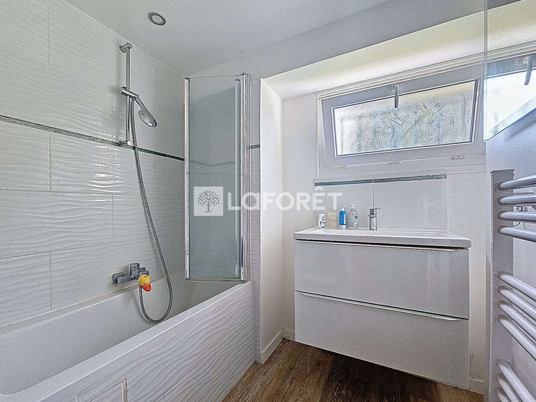 Maison à LA VILLE-DU-BOIS