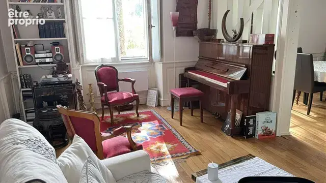 ORLEANS-RECOUVRANCE- Appartement ancien de 121m2 en duplex avec garage- - photo 4