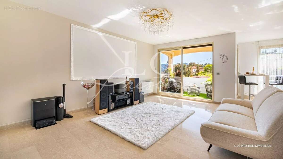 Maison à MANDELIEU-LA-NAPOULE