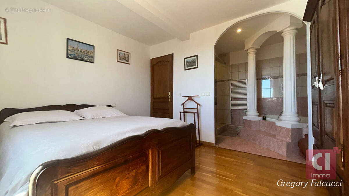 Maison à FLASSANS-SUR-ISSOLE