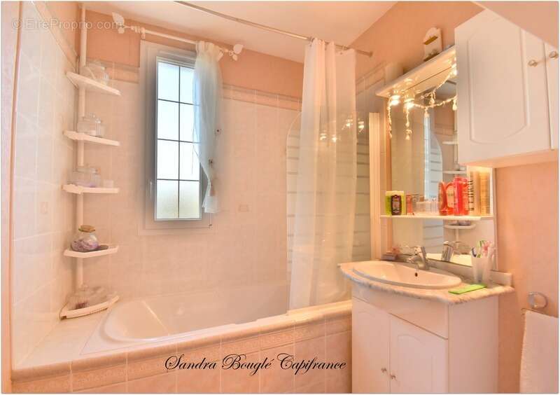 Maison à L&#039;HUISSERIE