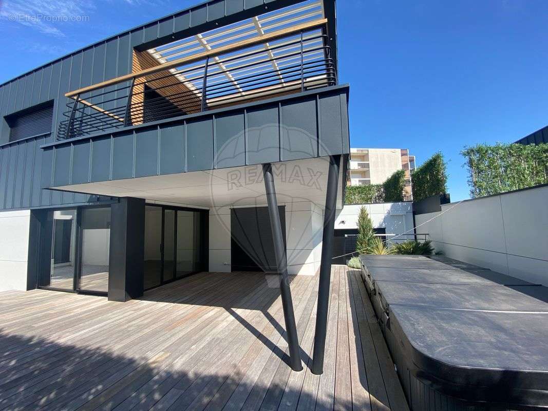 Maison à VAUX-SUR-MER