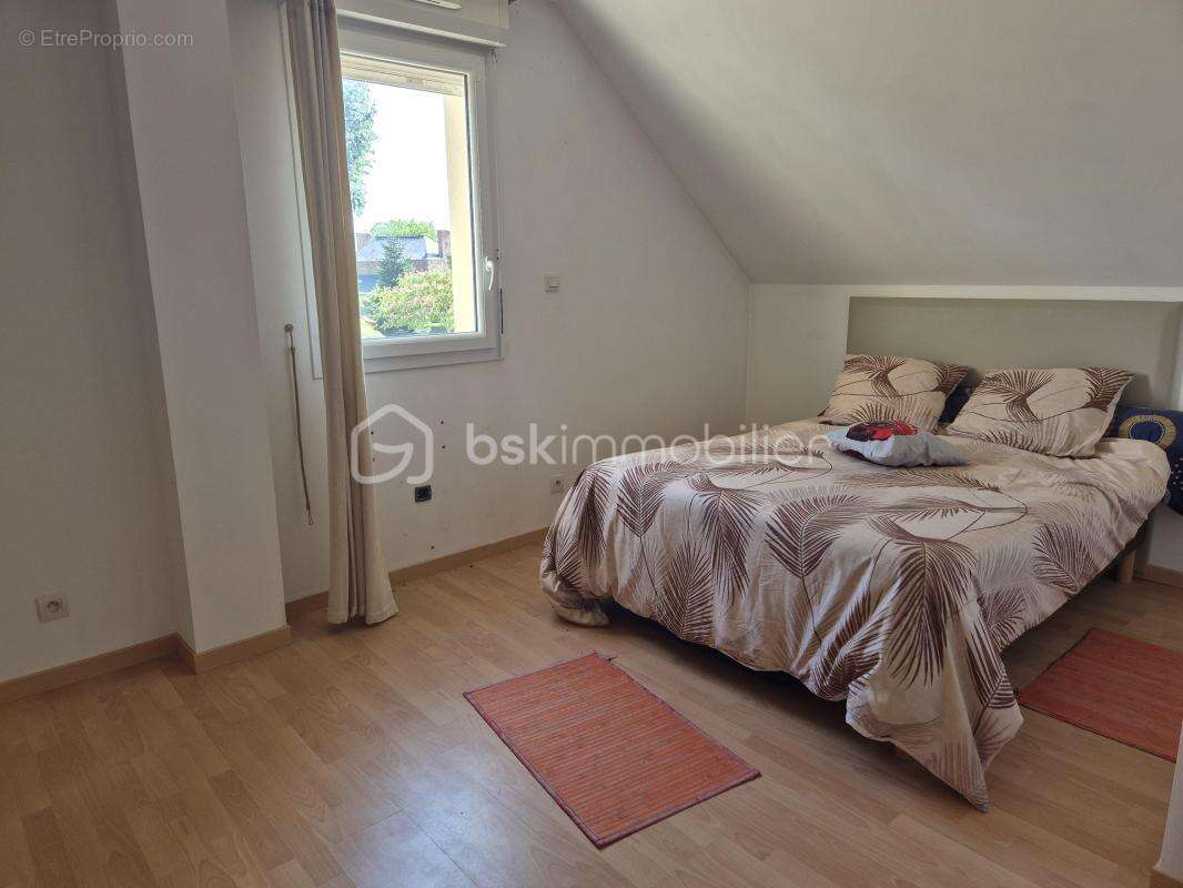 Maison de 86 m² – 3 chambres – Terrain clos de 600 m² – Garage de 40 m² – Lanhelin (Mesnil-Roc'h) - photo 11