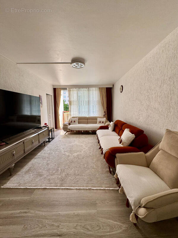 Appartement à CLICHY-SOUS-BOIS