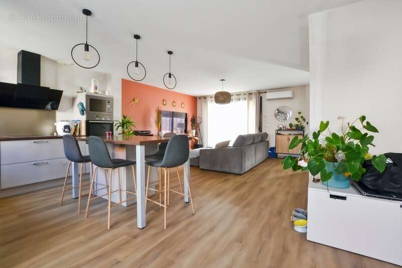 Maison à ESPONDEILHAN