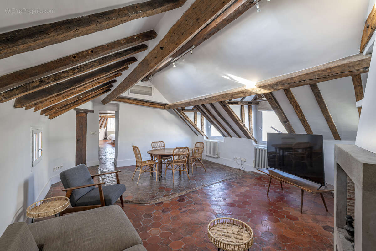 Appartement à PARIS-3E