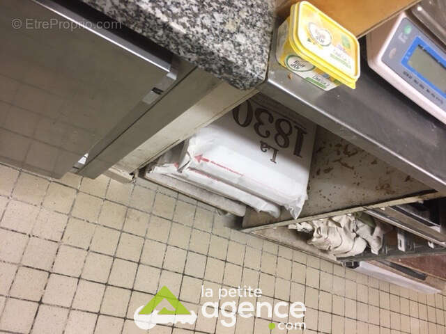 Commerce à SAINT-SATUR