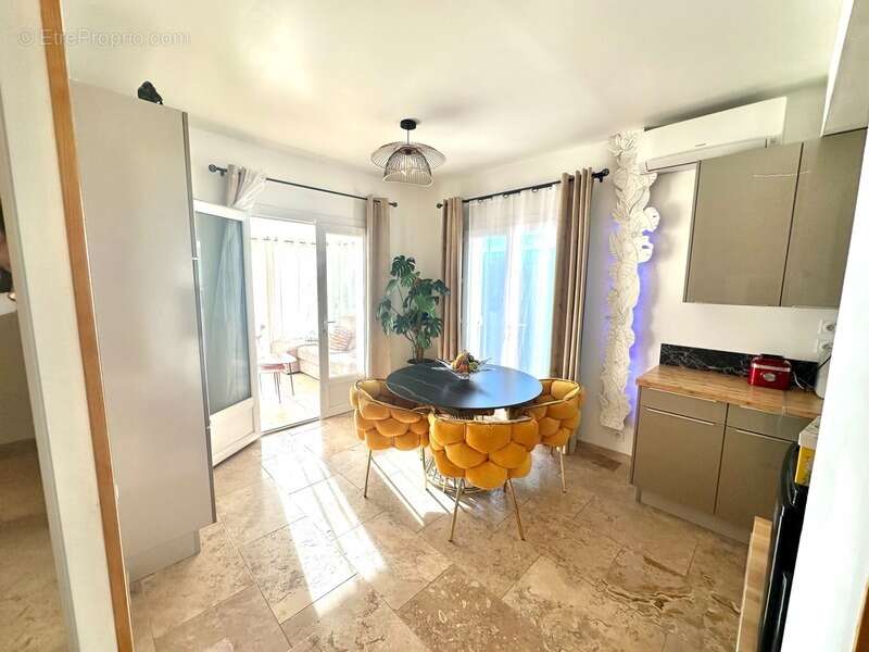 Comme une maison de vacances toute l'année – Maison rénovée avec jardin, deux terrasses et piscine à Grasse Saint-Mathieu - photo 10