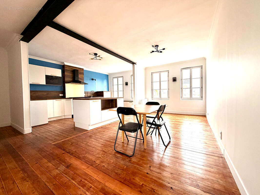 Maison à LA FEUILLIE