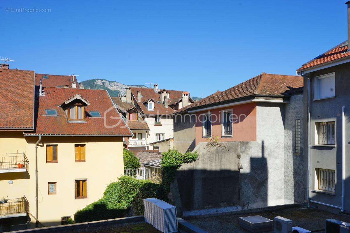 ANNECY HYPERCENTRE – Superbe T4 de 85 m² avec balcon, cave et garage possible - photo 14