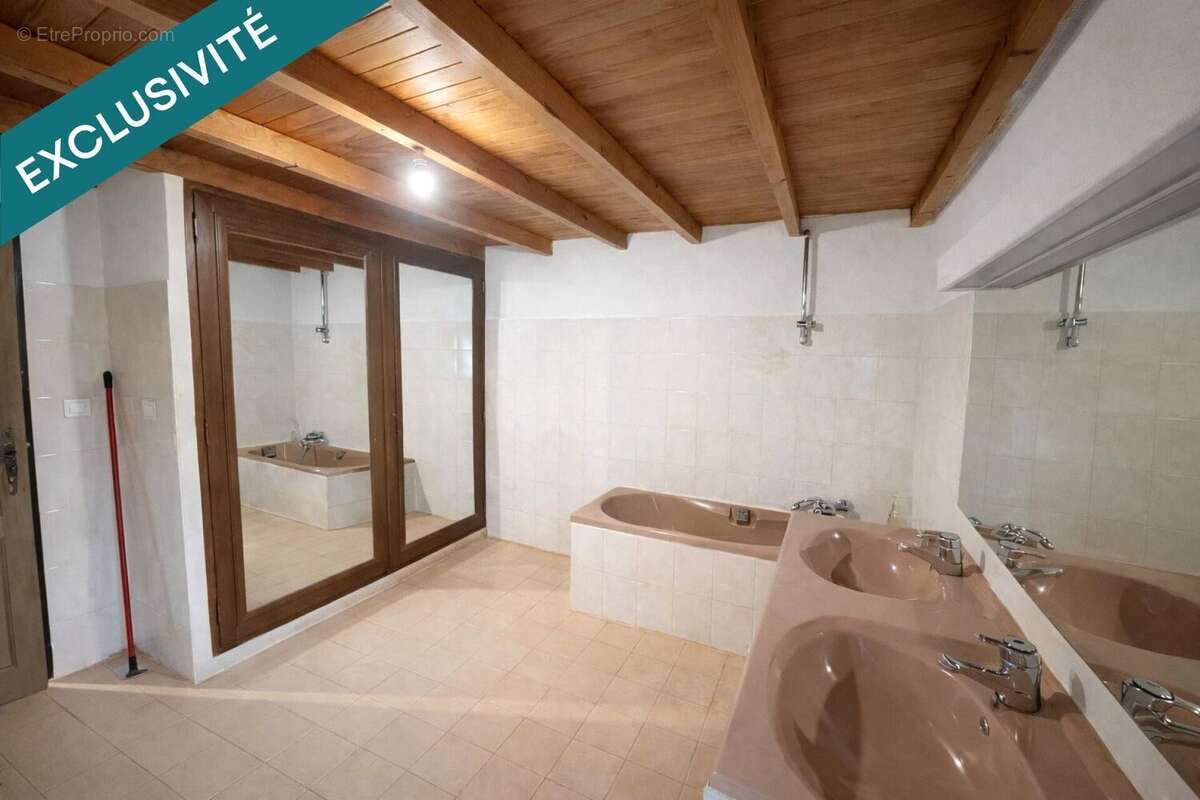 Maison 157 m² à Simiane-La-Rotonde  - photo 9